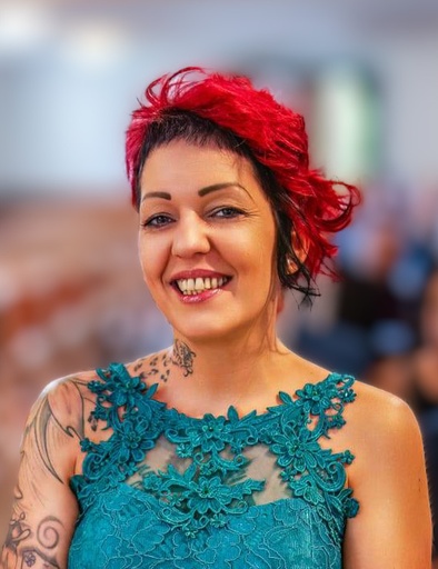 Nina Teuchtmann   